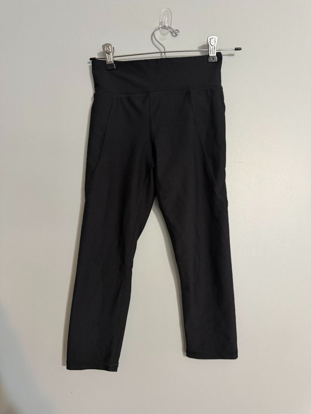 Old Navy Active Powersoft Capri Leggings | Size M/8 | Black